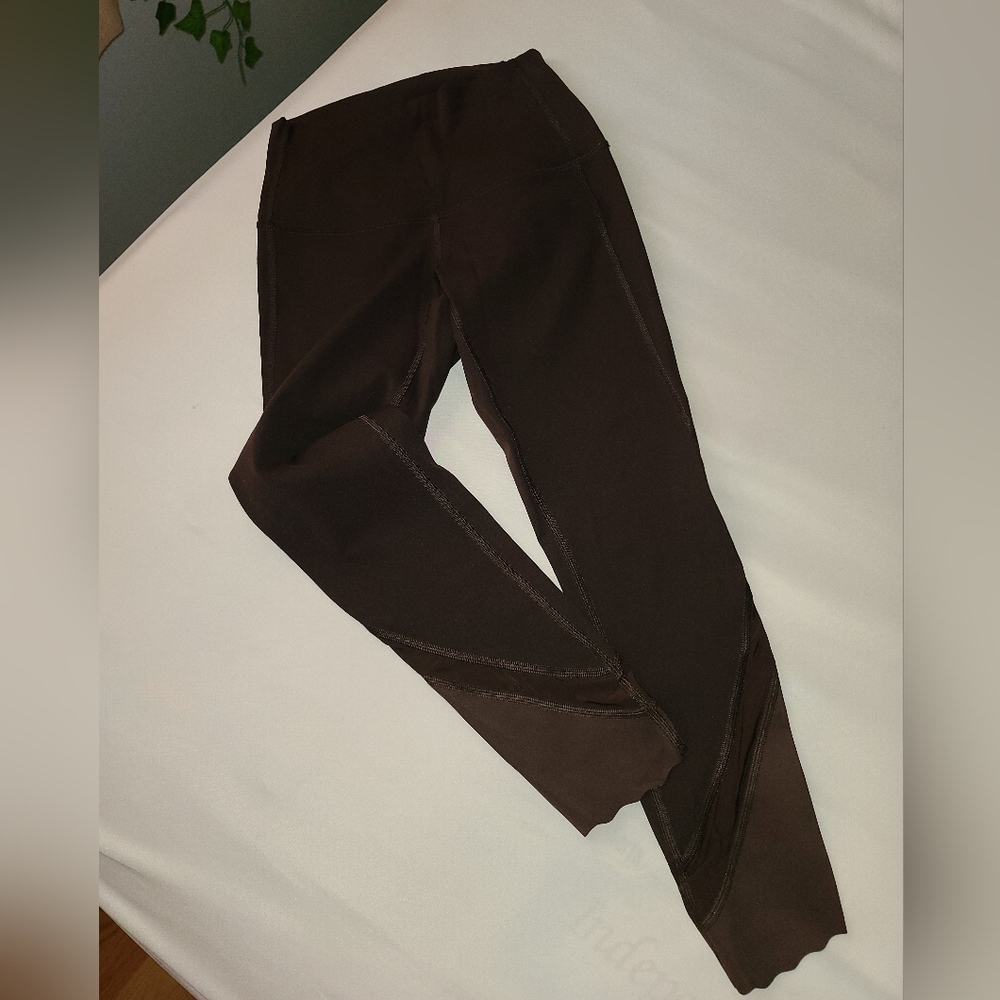 Lululemon Align Scalloped Edge 3/4 Leggings